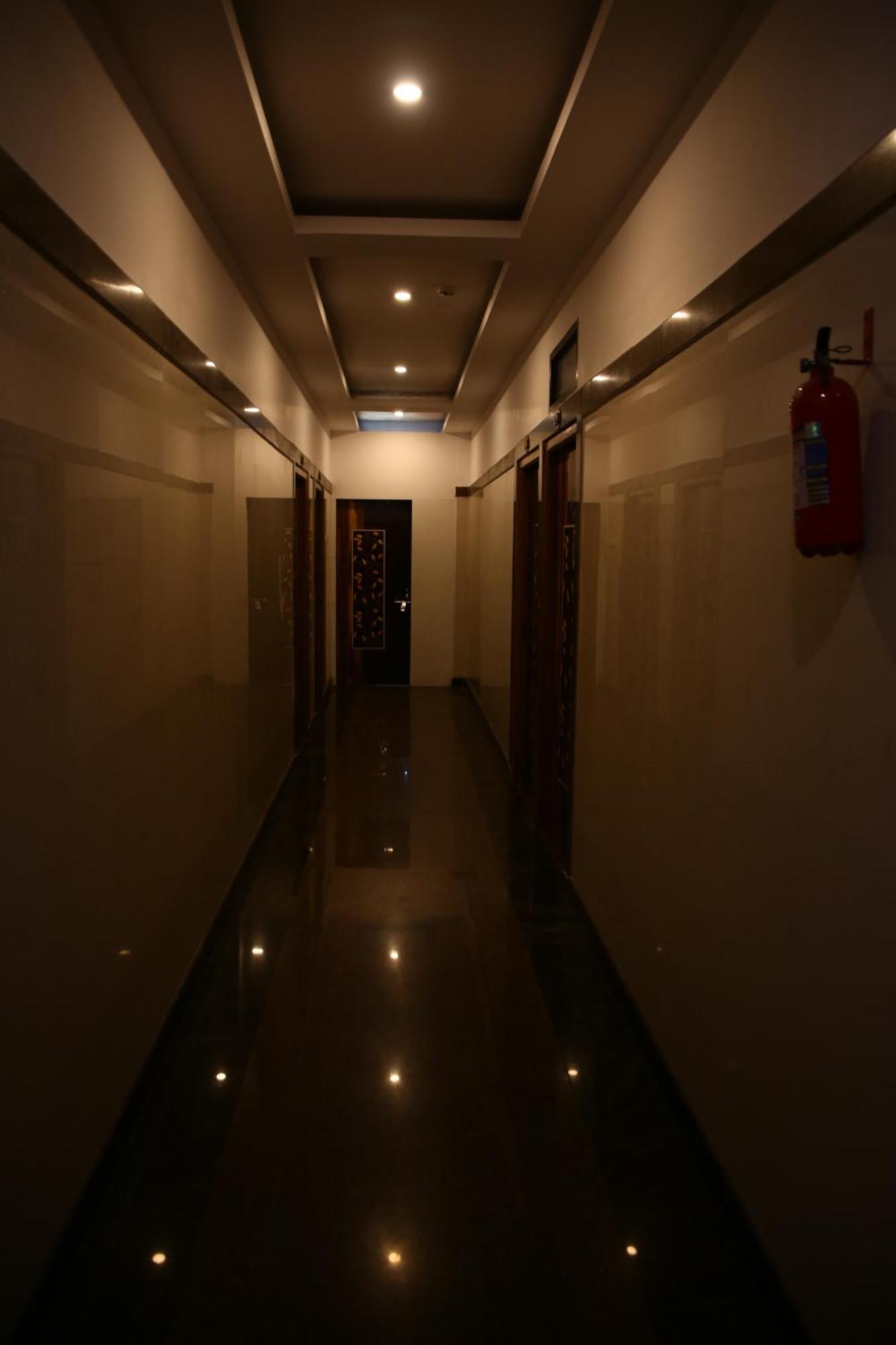 Shri Bhavani Residency Chennai Bagian luar foto