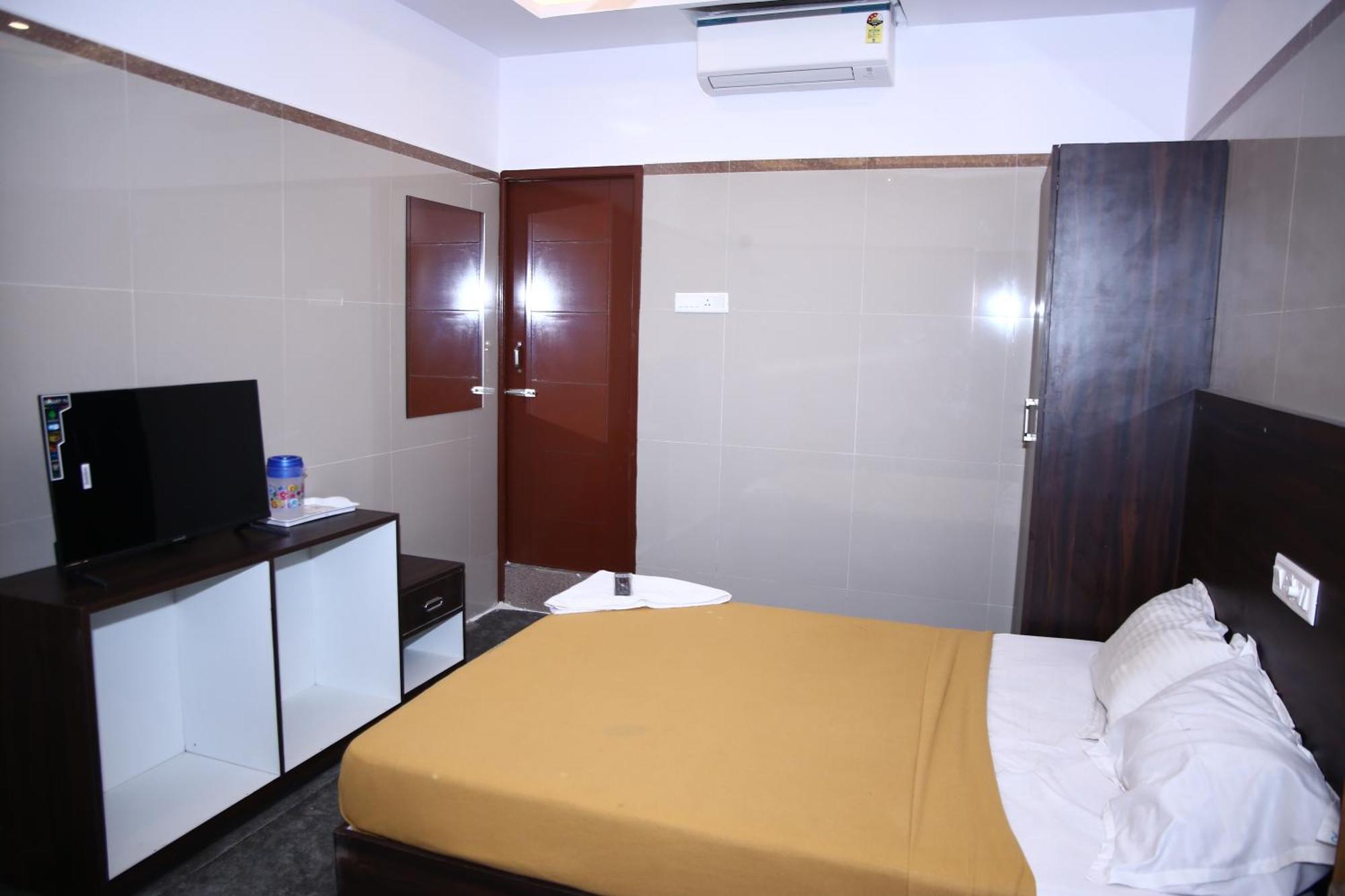 Shri Bhavani Residency Chennai Bagian luar foto